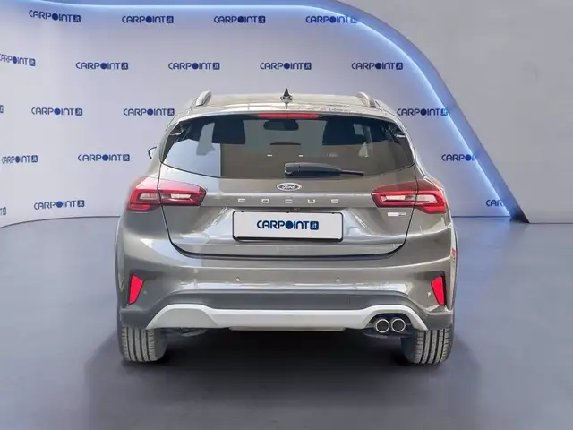 Ford Focus view 3