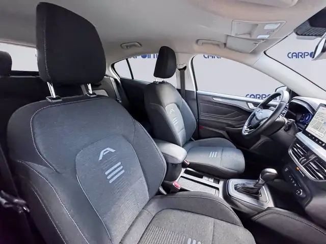 Ford Focus view 6