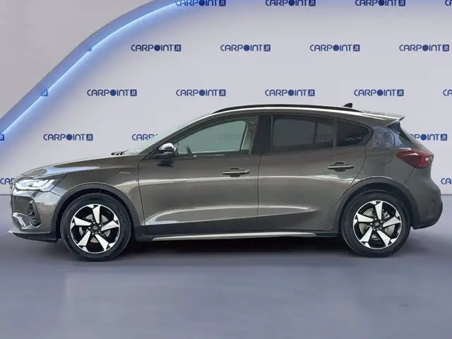 Ford Focus view 2