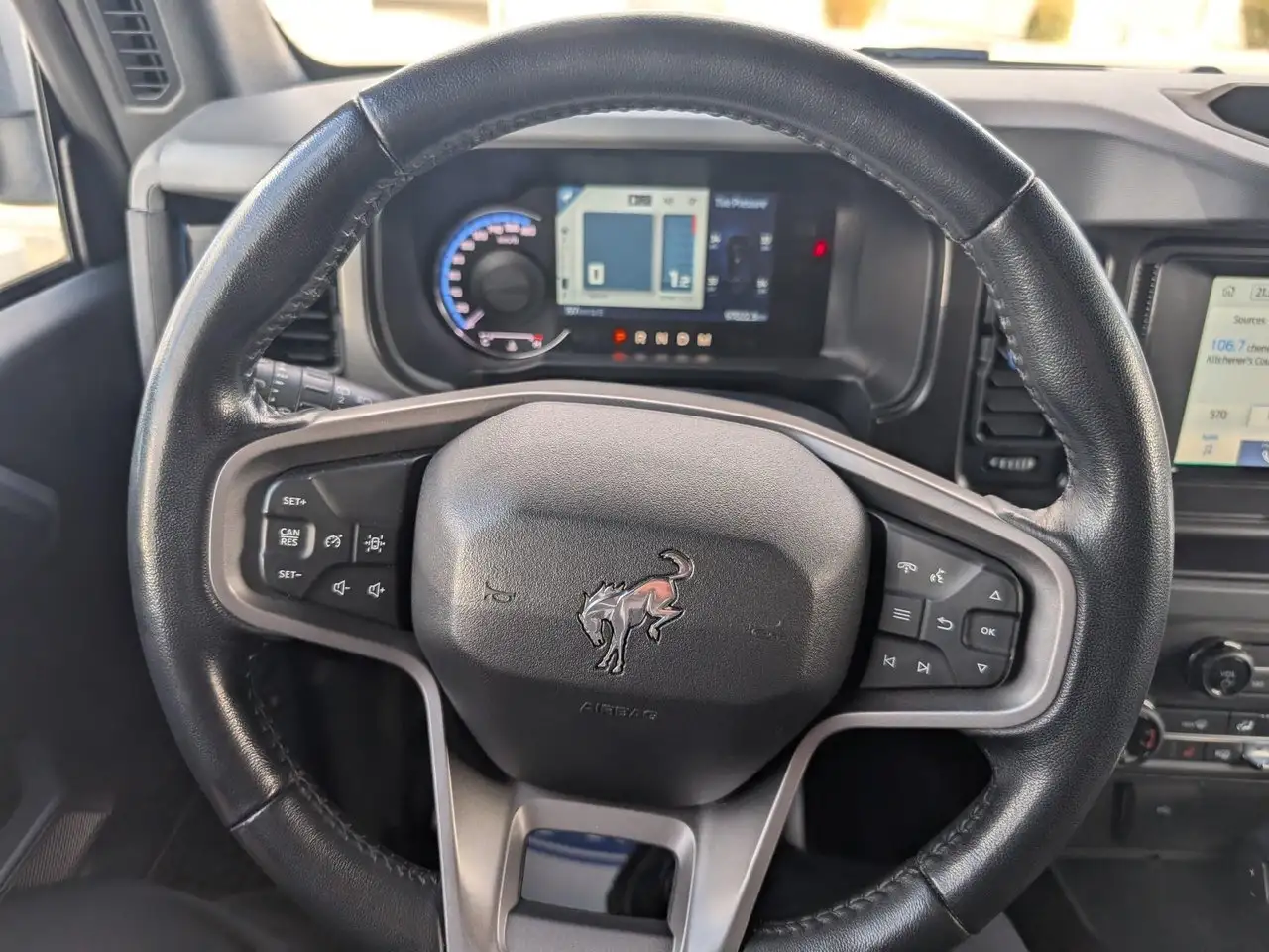 Ford Bronco снимка Ford Bronco