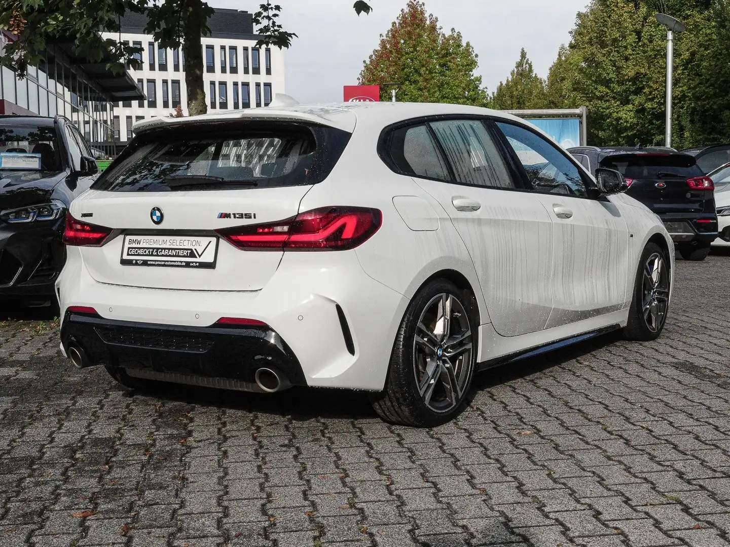BMW 135 M135i xDrive M Sport Aut. PDC LED DAB HiFi Weiß - 2