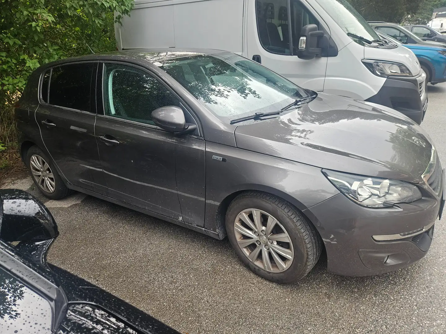 Peugeot 308 308 1,2 PureTech 110 Style S TOP! EURO6 100TKM!!! Grau - 1
