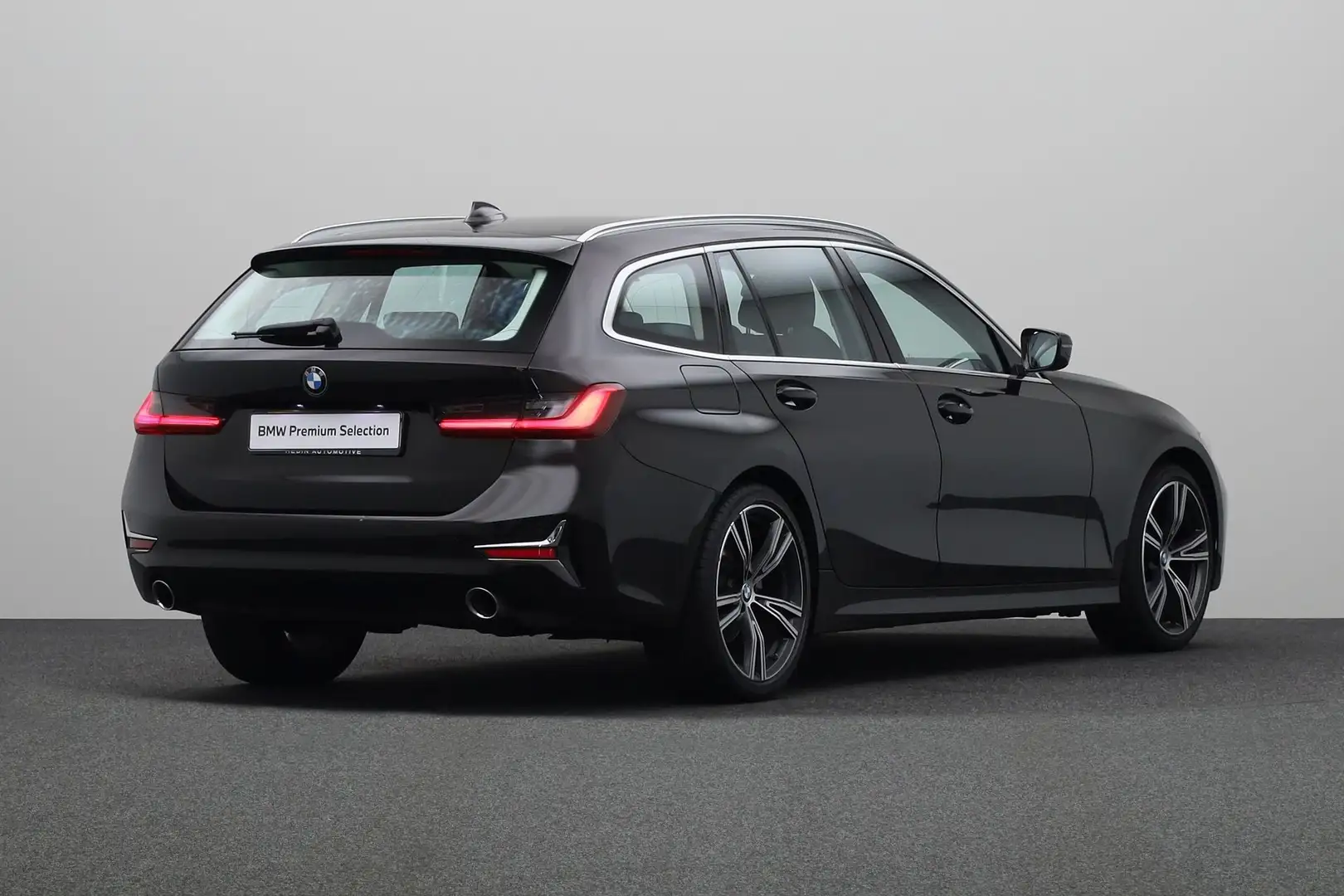 BMW 318 3-serie Touring 318i High Executive Edition | BMW Schwarz - 2