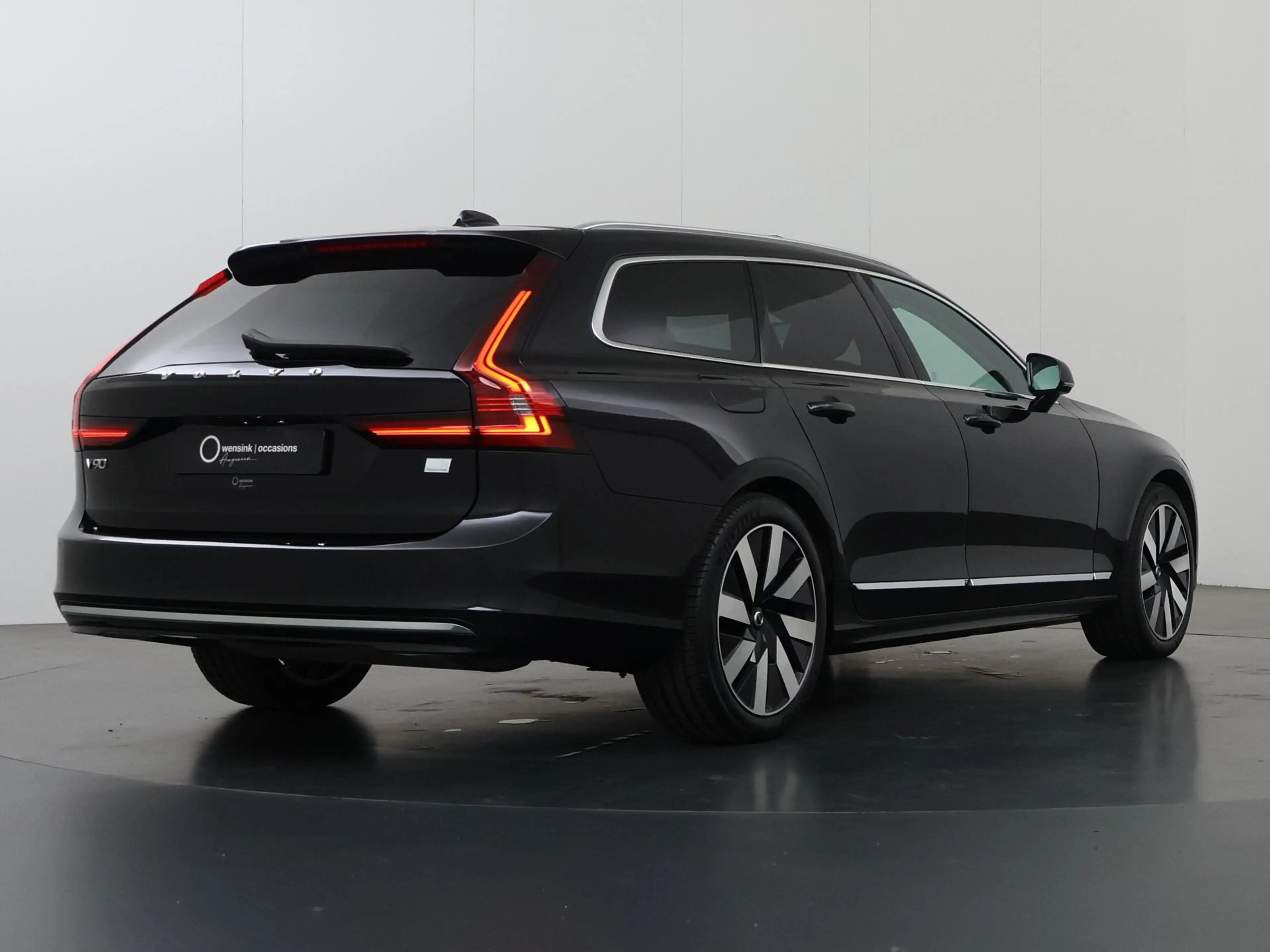 Volvo V90 2.0 T6 Plug-in hybrid AWD Plus Bright | Panoramada — photo 2