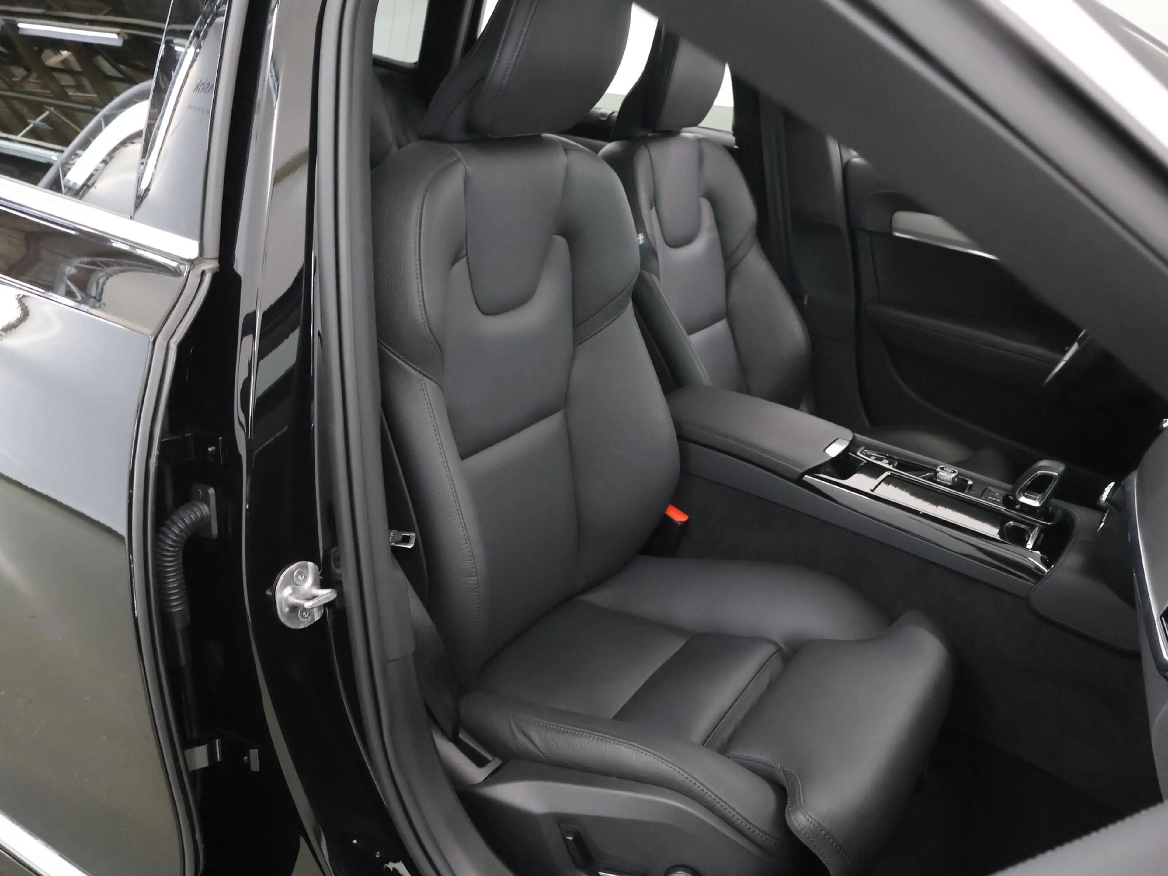 Volvo V90 2.0 T6 Plug-in hybrid AWD Plus Bright | Panoramada — photo 11