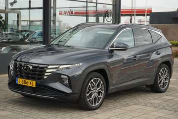 1.6 T-GDI PHEV Premium Sky 4WD | PANO | Leer | Tre
