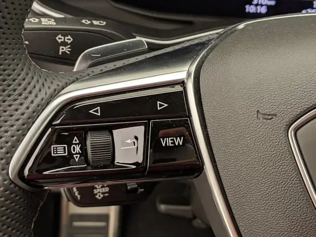 Audi A6 view 11