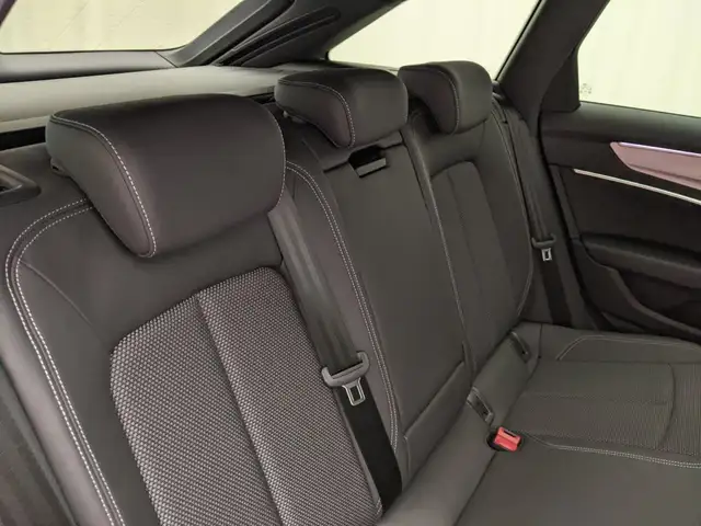Audi A6 view 8