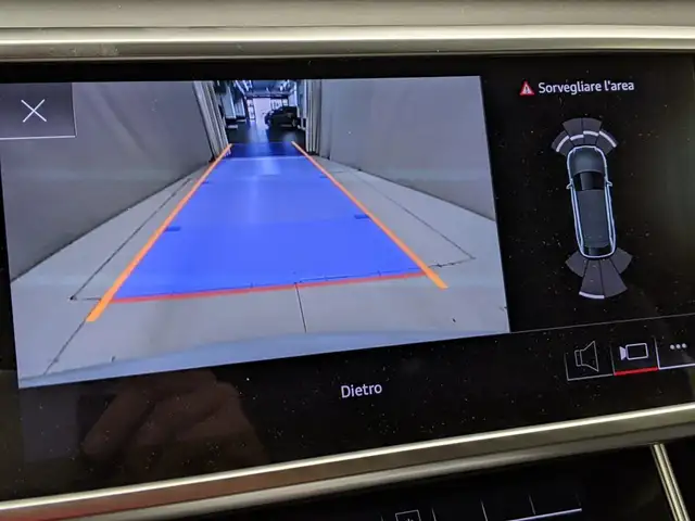 Audi A6 view 16