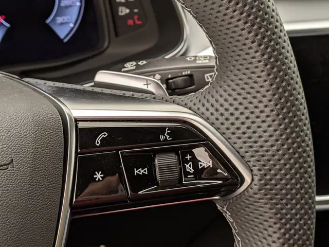 Audi A6 view 12