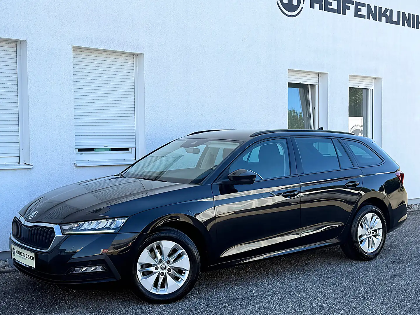 Skoda Octavia Combi 2,0 TDI |LED| Kamera |Navi| ACC | Schwarz - 1