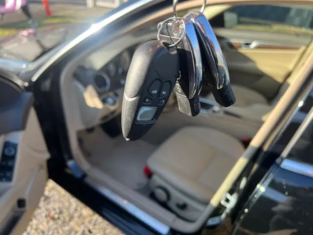 Mercedes-Benz C 200 C 200 CGI BlueEfficiency (Leder,Kamera,NAVI,SHZ)