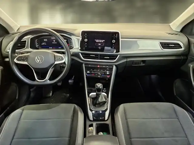 Volkswagen T-Roc view 7