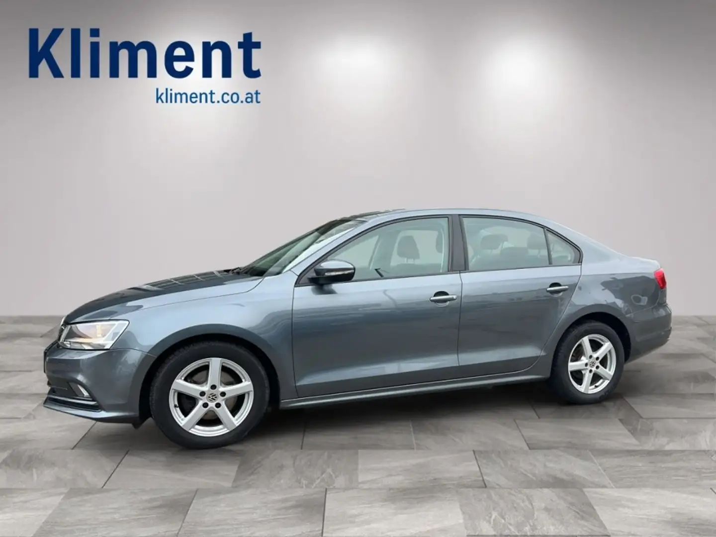 Volkswagen Jetta 2,0 TDI Comfortline Grijs - 2