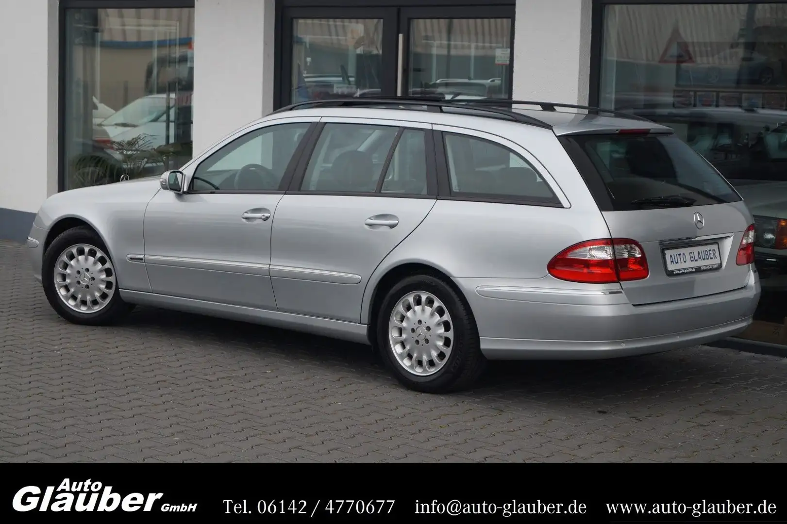 Mercedes-Benz E 280 T 4-Matic/Xenon/Navi/Leder/GSD/PTS/2.Hand Silber - 2