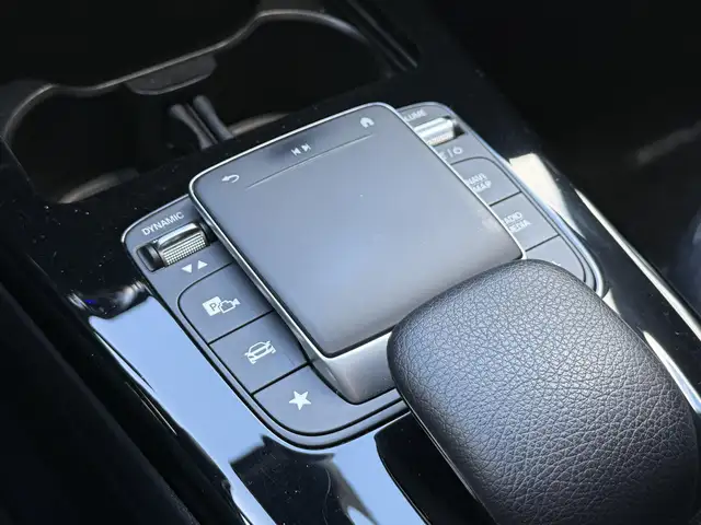 Mercedes-Benz Cla view 25