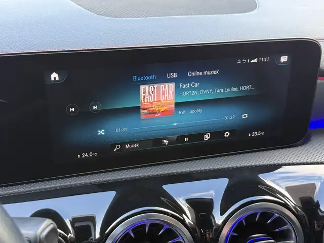 Mercedes-Benz Cla view 27