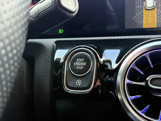 Mercedes-Benz Cla view 24