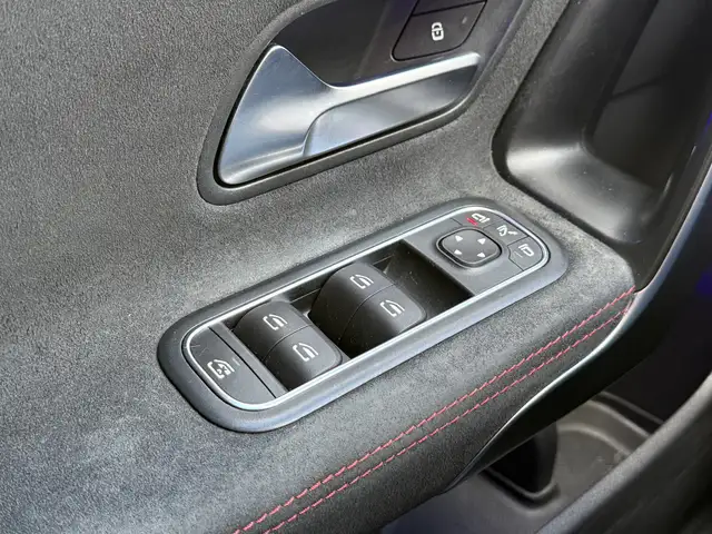 Mercedes-Benz Cla view 18