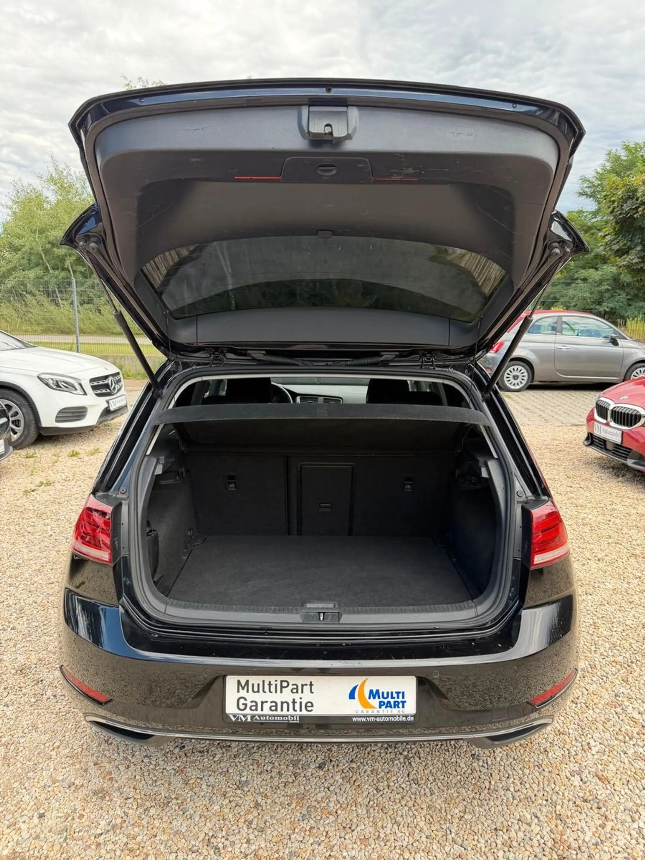 Volkswagen Golf VII Lim. Automatik ACC*Navi*SitzHz. — photo 12