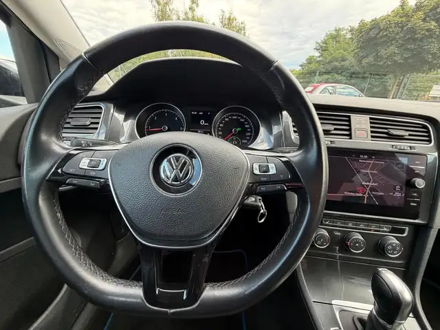 Volkswagen Golf view 9