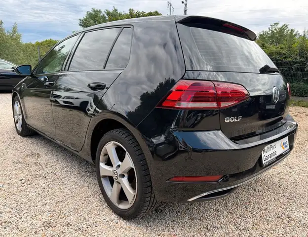 Volkswagen Golf view 6