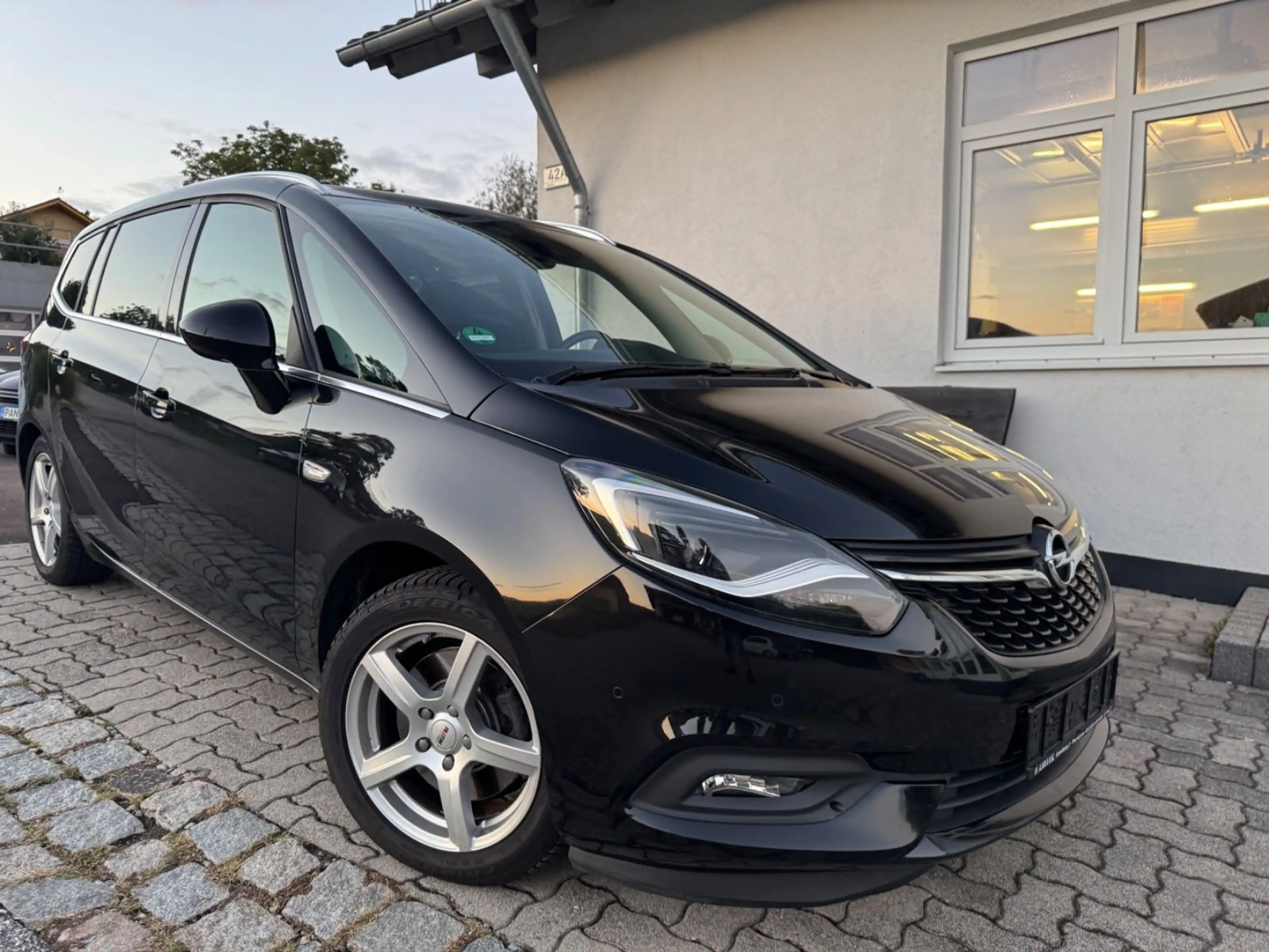 Opel Zafira C *Innovation*SPORTTOURER*LED*TURBO* 7Sit — photo 4