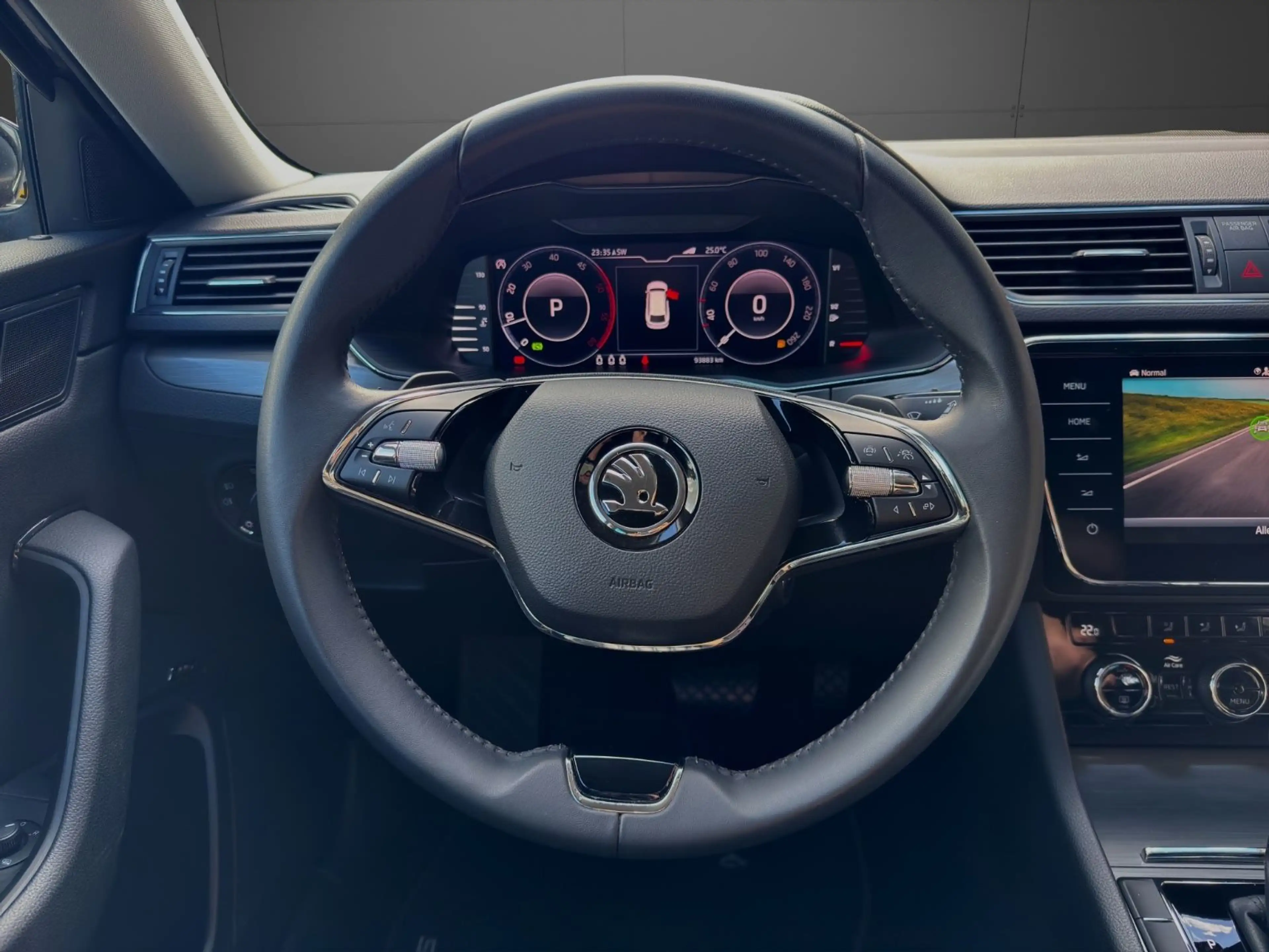Skoda Superb Kombi Leder LED Navi Keyless Canton Navi — photo 14