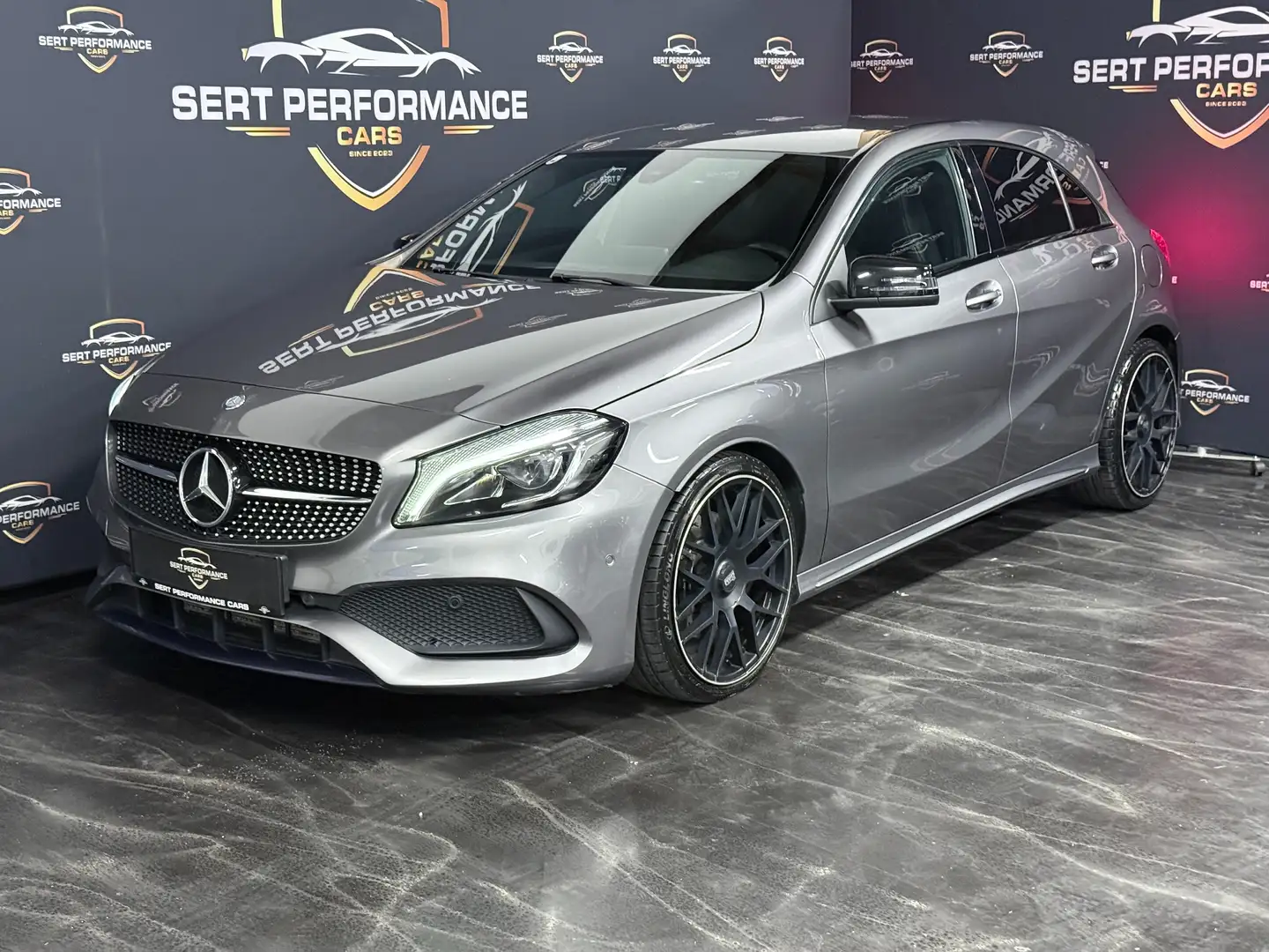 Mercedes-Benz A 220 A 220 CDI / d 4Matic ** AMG Line ** Grau - 1