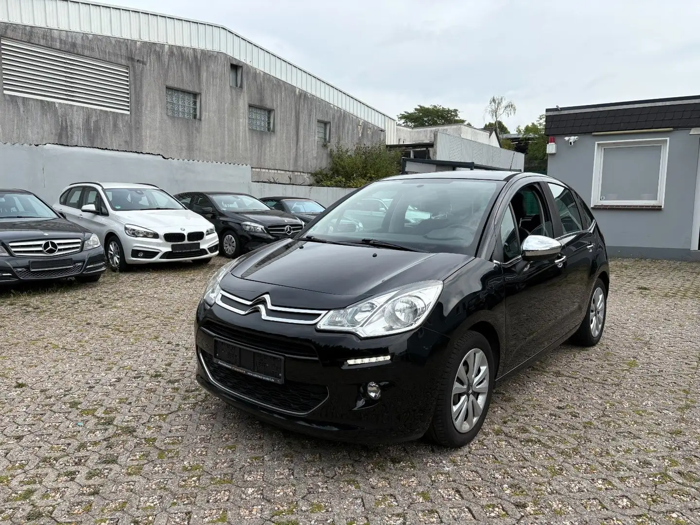 Citroen C3 Selection KLIMA 8xBEREIFT Schwarz - 1
