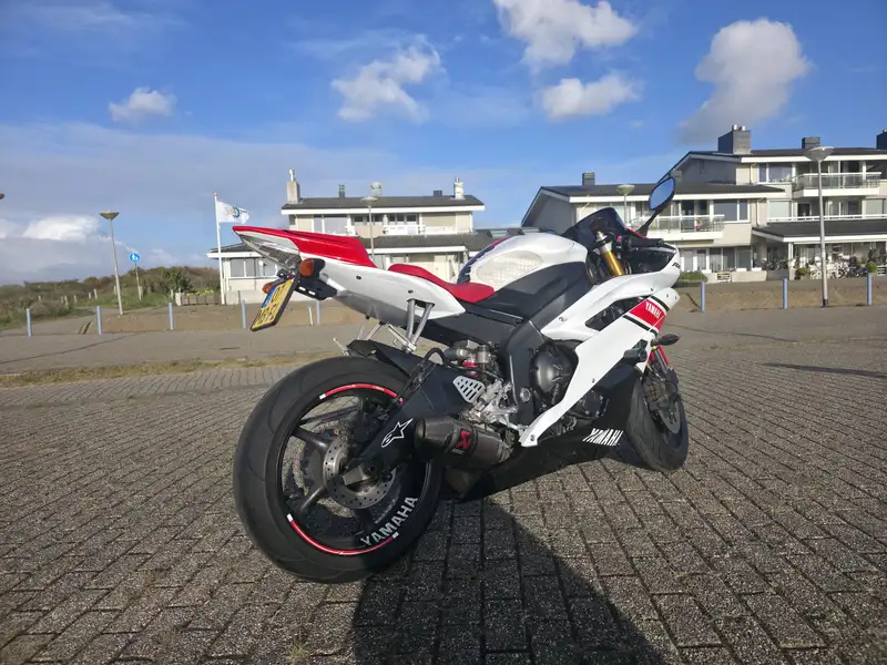 Yamaha YZF-R6 - foto 8
