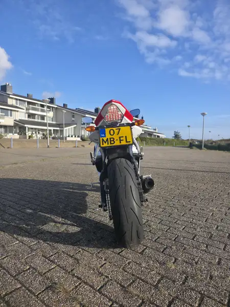 Yamaha YZF-R6 - foto 2