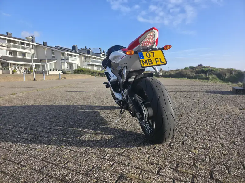 Yamaha YZF-R6 - foto 3