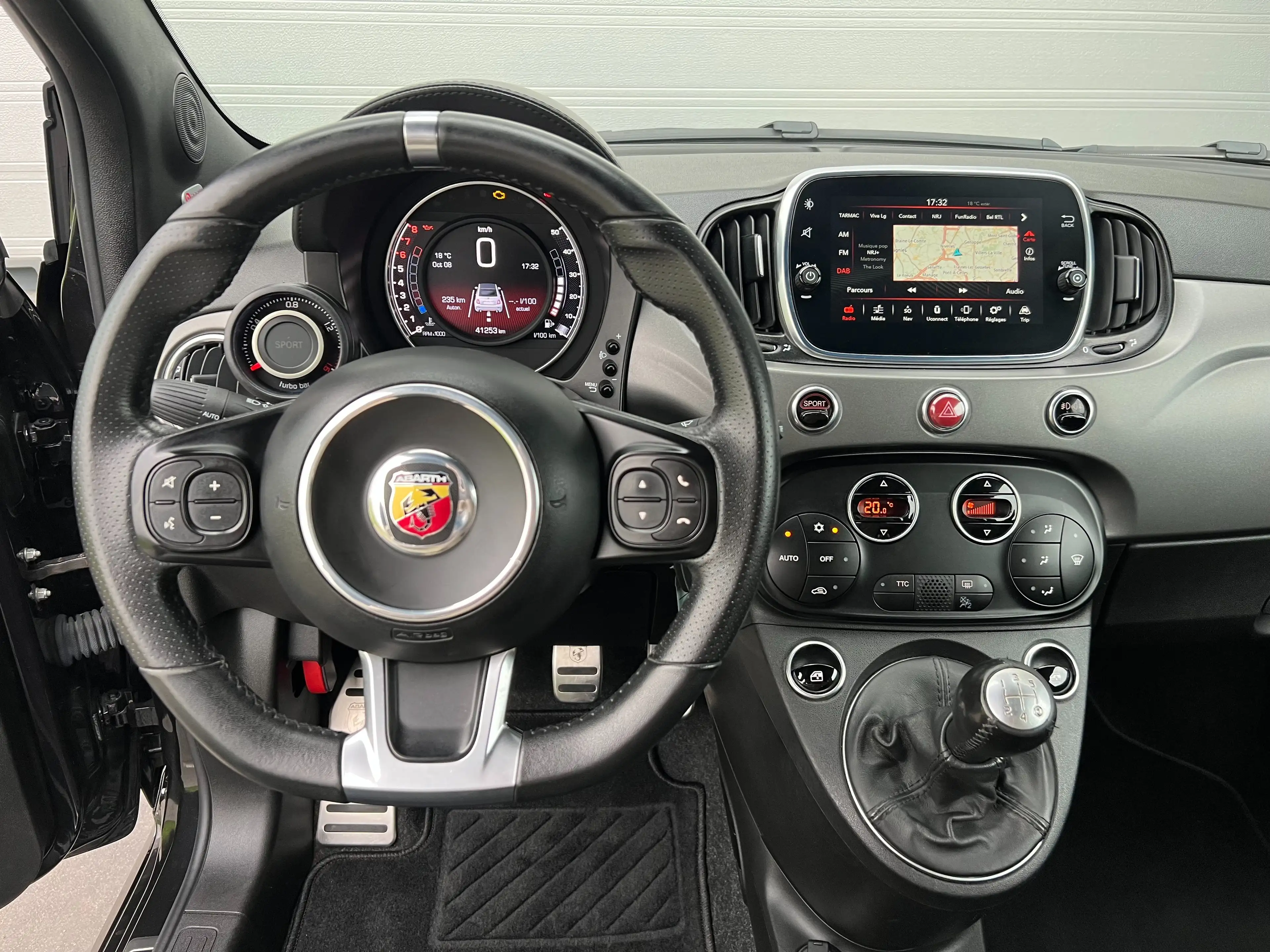 Abarth 595C Pista *Full black**Sièges Sabelt** — photo 15