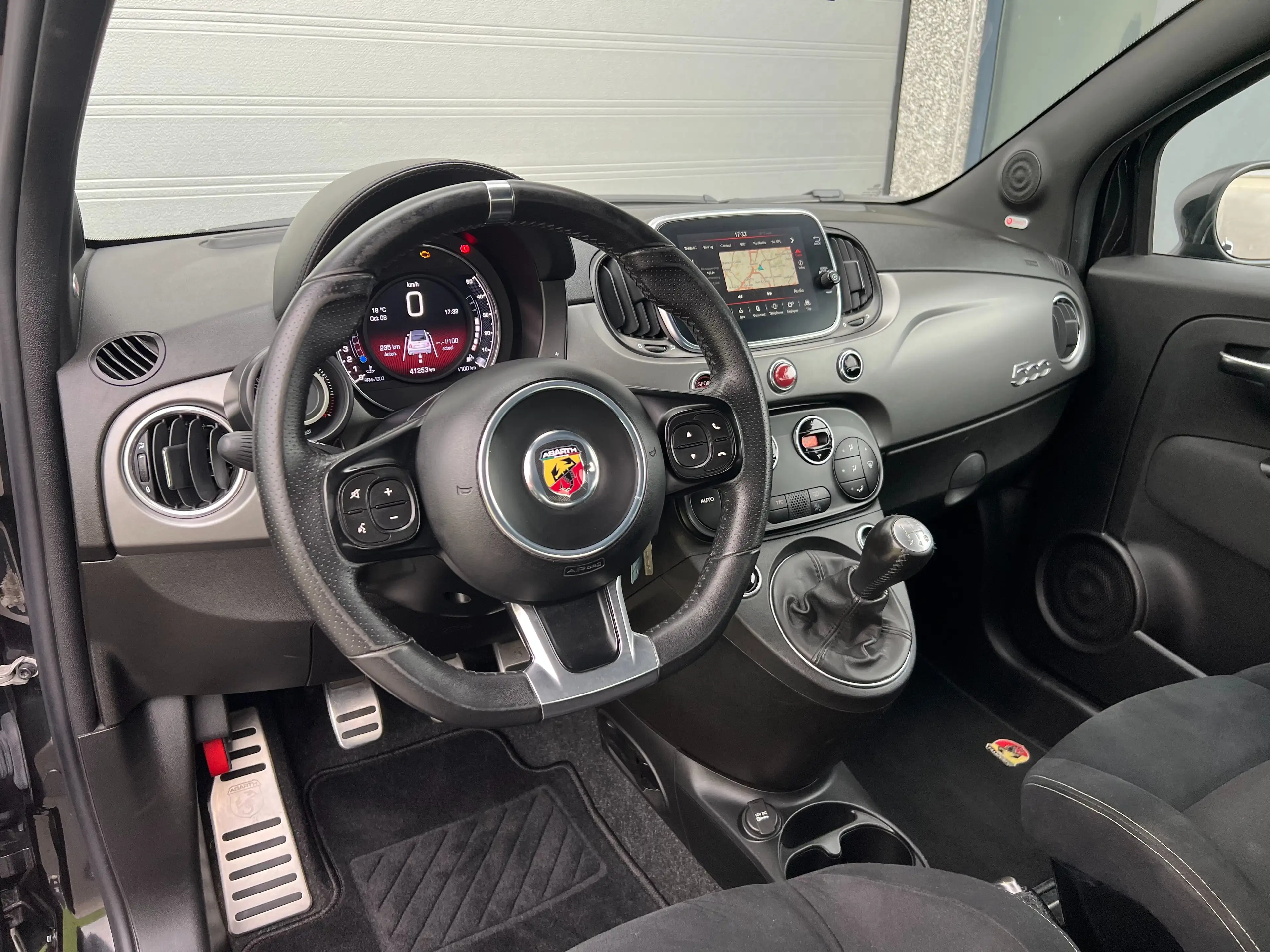 Abarth 595C Pista *Full black**Sièges Sabelt** — photo 13
