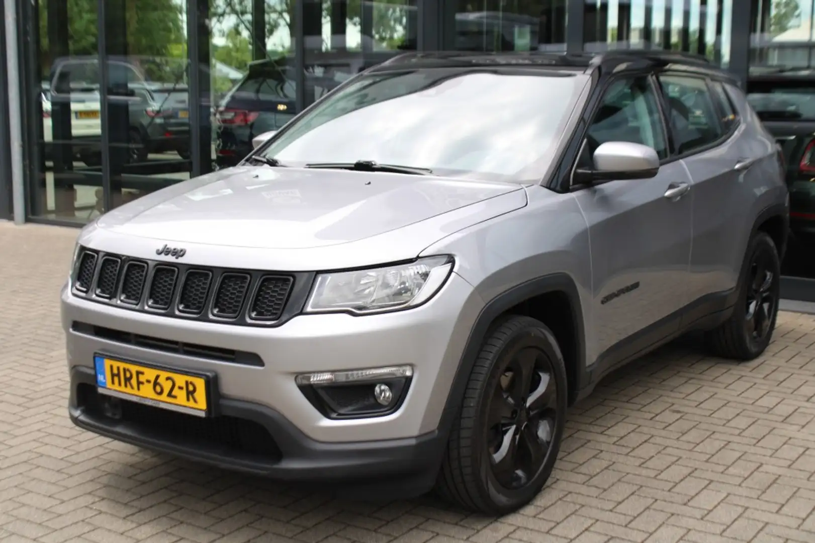 Jeep Compass 1.4 MultiAIR NIGHT EAGLE / Zwart dak / Apple Carpl Gris - 2