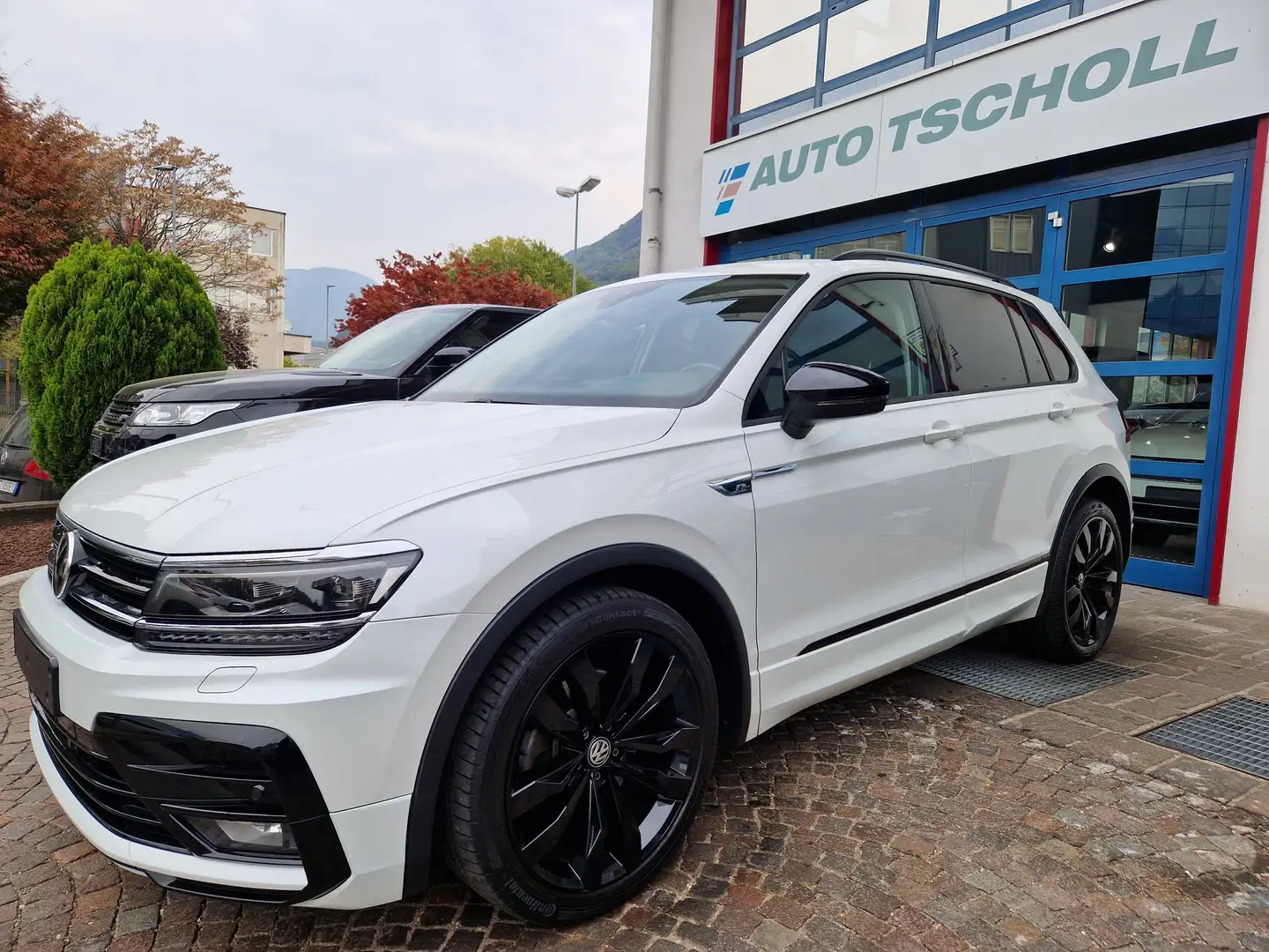 Volkswagen Tiguan 2.0 TDI 190Cv 4Motion R-line Black ACC Keyless LED Bianco - 1
