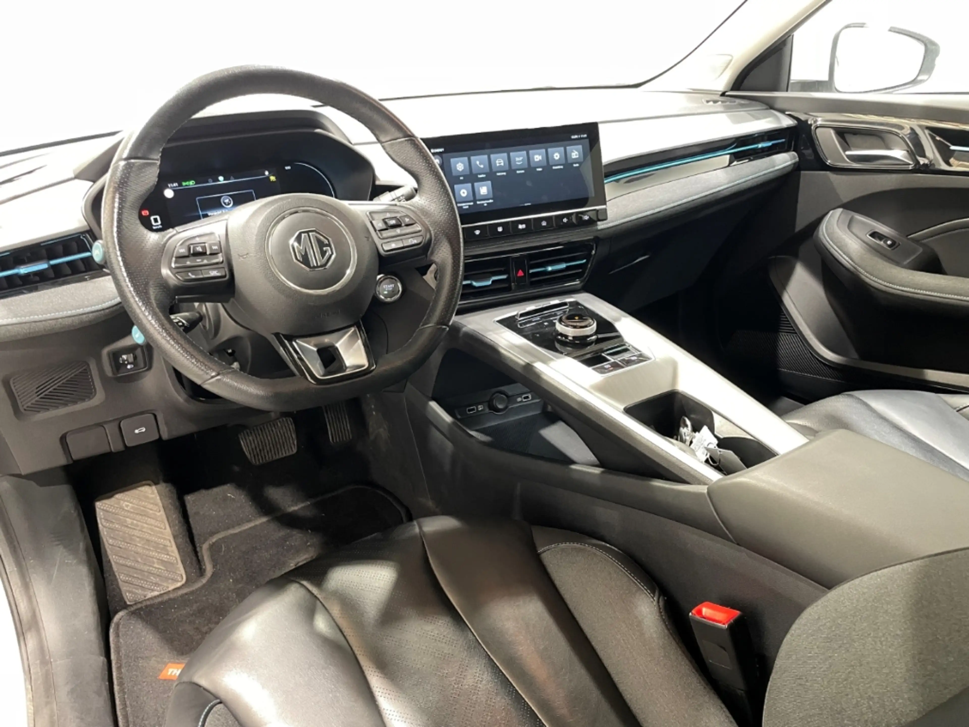 MG MG5 Luxury Leder Klima Navi LED ACC 360 Grad Kamera — photo 5