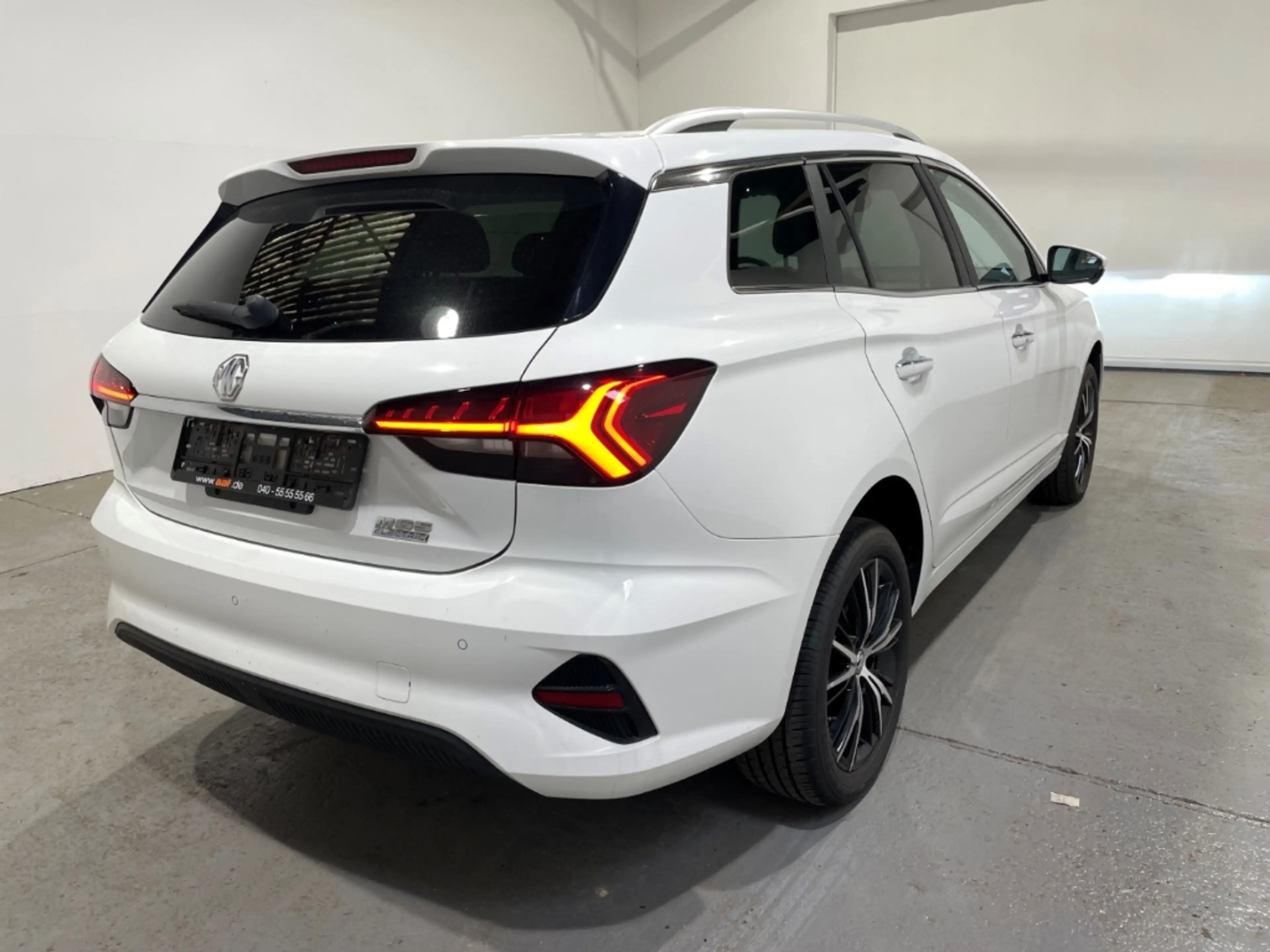 MG MG5 Luxury Leder Klima Navi LED ACC 360 Grad Kamera — photo 3
