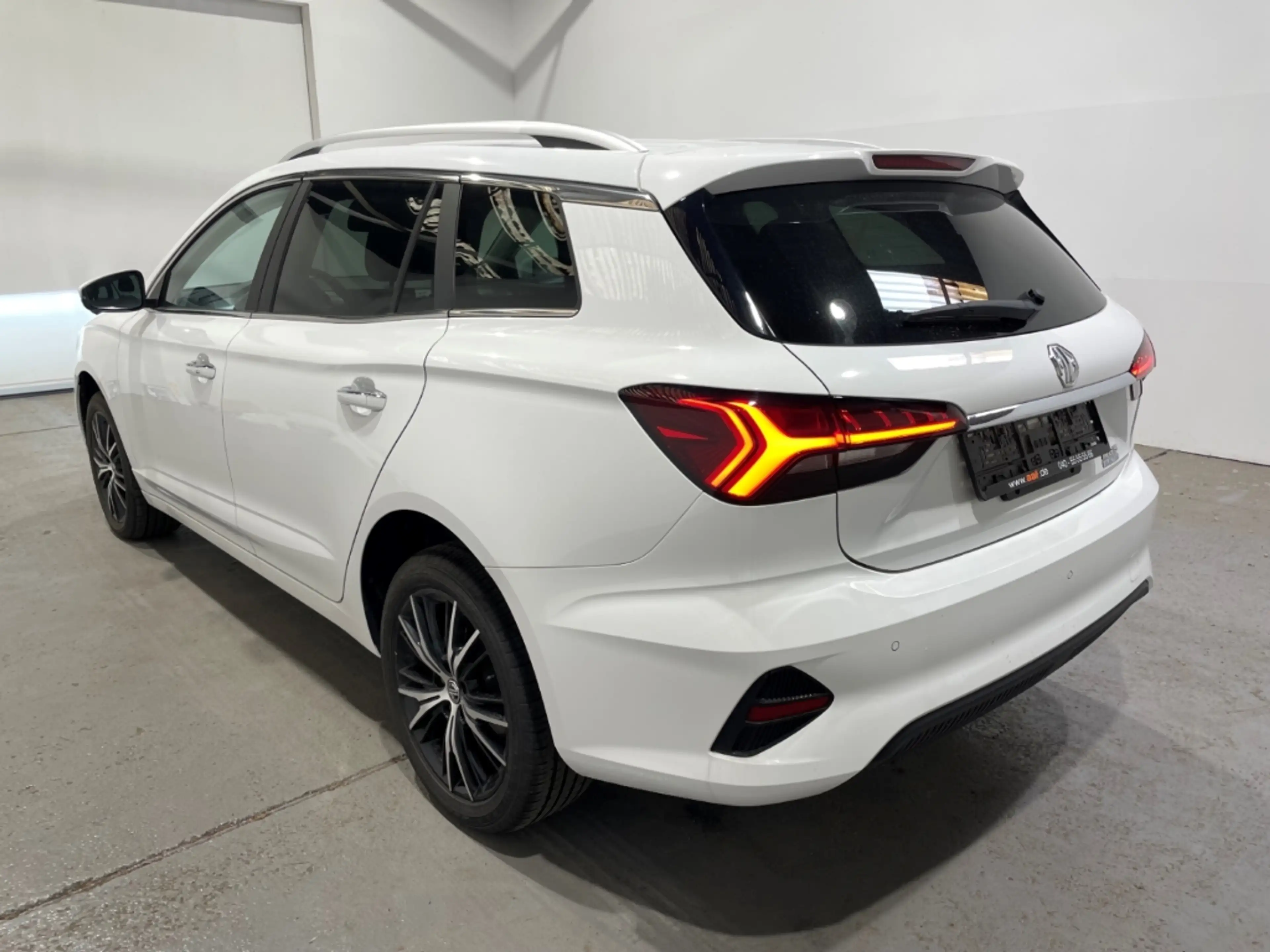 MG MG5 Luxury Leder Klima Navi LED ACC 360 Grad Kamera — photo 2