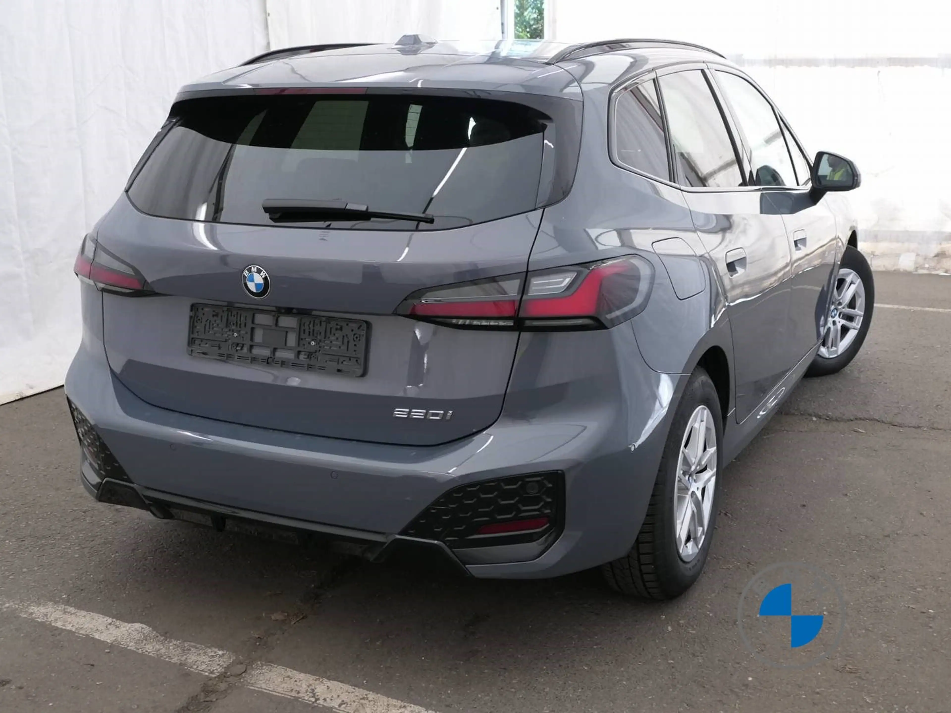 BMW 220 i Active Tourer M Sport Pano AHK HUD H/K — photo 3
