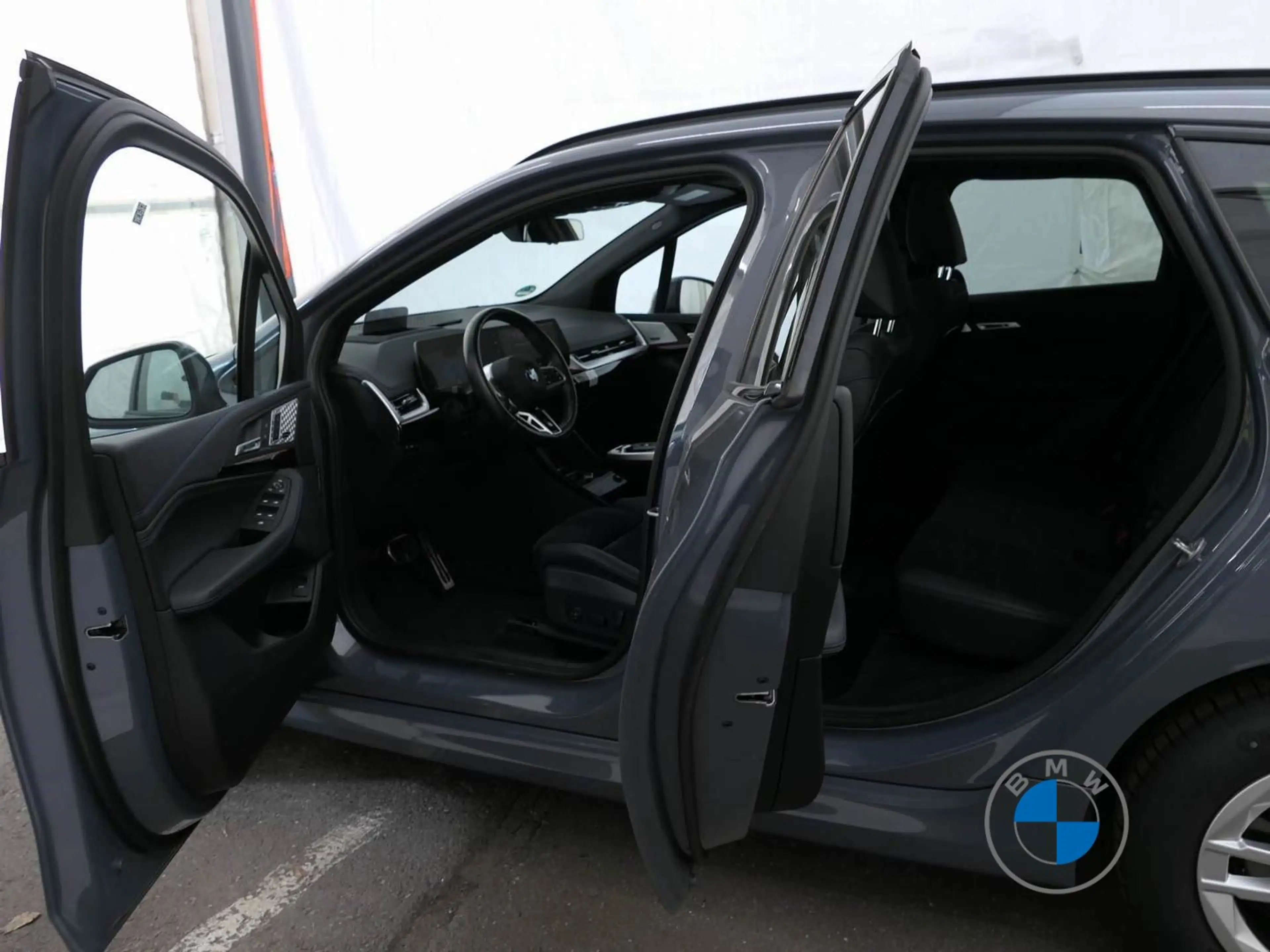 BMW 220 i Active Tourer M Sport Pano AHK HUD H/K — photo 9