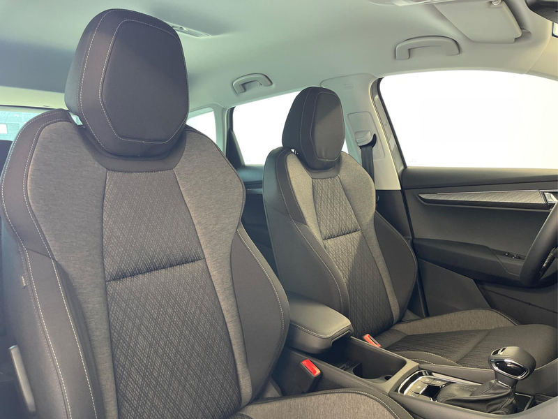 Skoda Karoq Selection 150PS DSG AHK+Navi+ACC+Kamera+Kessy+S... — photo 13