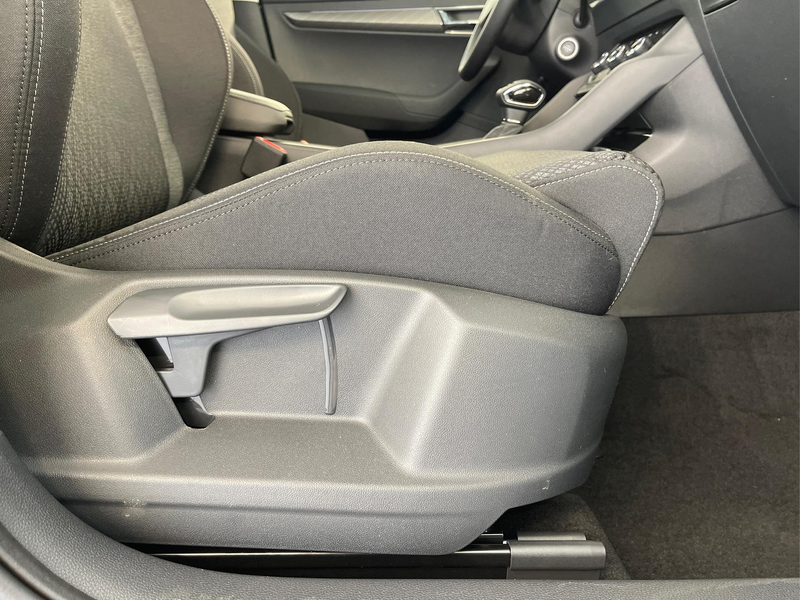 Skoda Karoq Selection 150PS DSG AHK+Navi+ACC+Kamera+Kessy+S... — photo 14