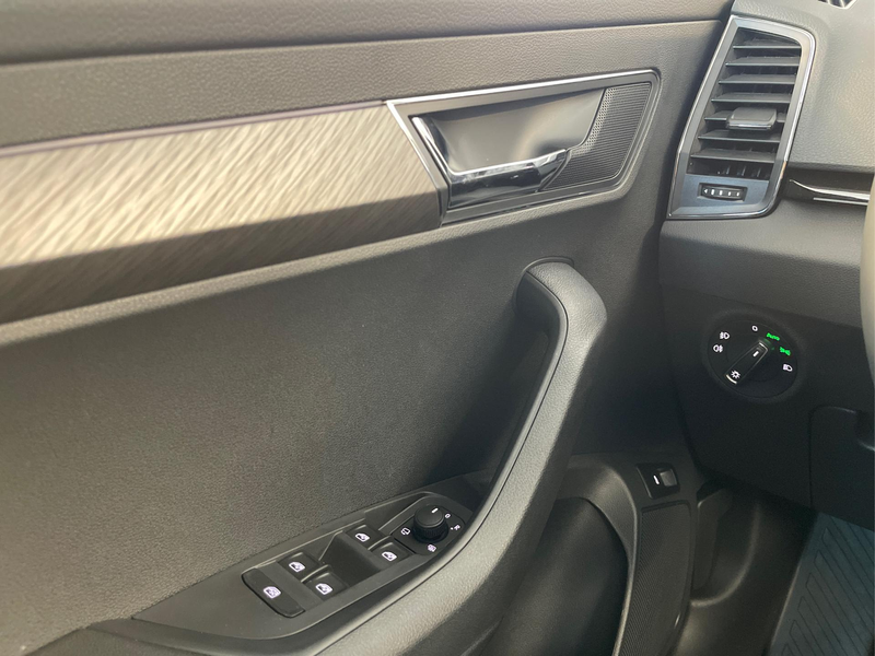 Skoda Karoq Selection 150PS DSG AHK+Navi+ACC+Kamera+Kessy+S... — photo 9