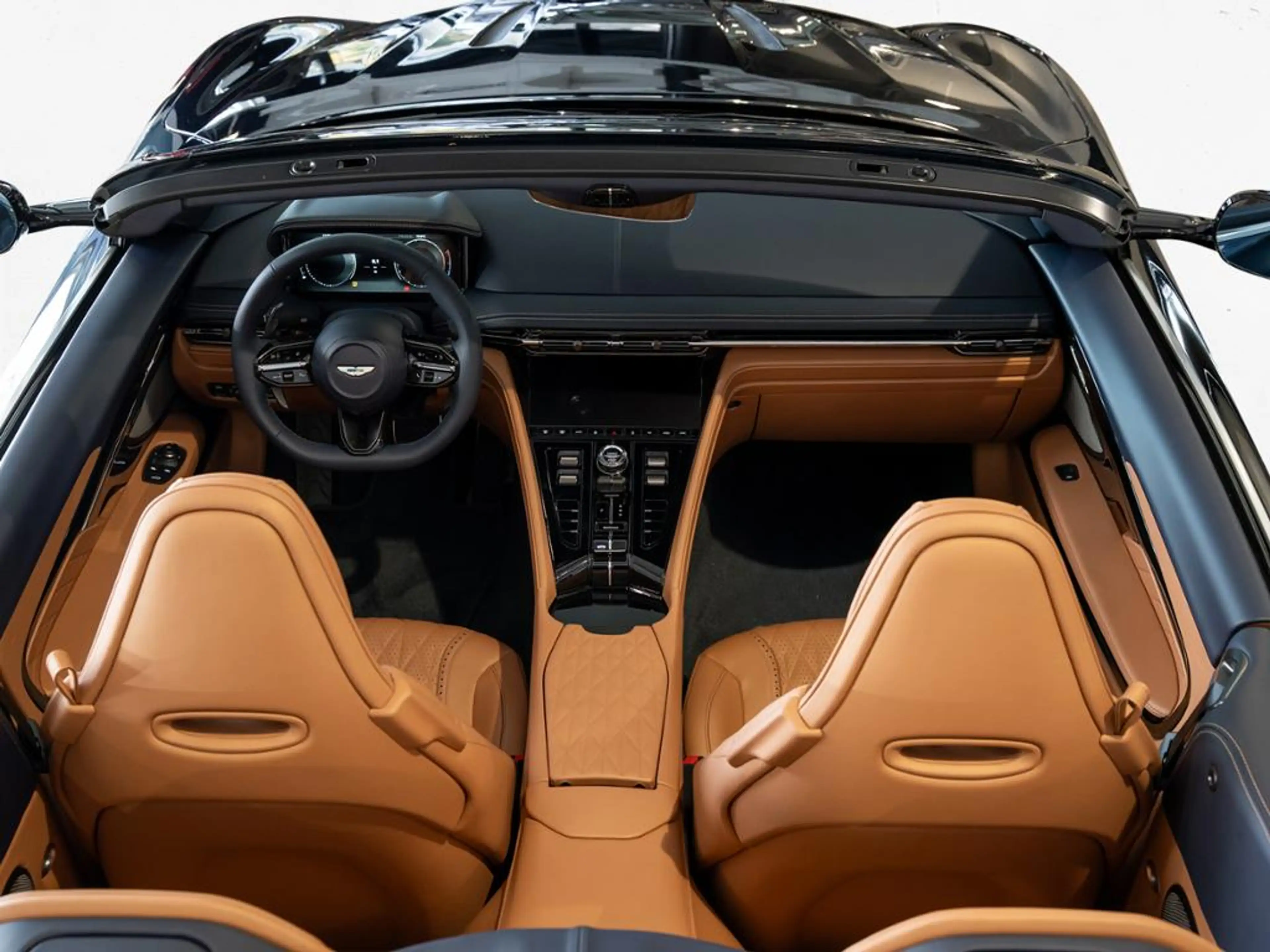 Aston Martin DB12 Volante Aston Martin Hamburg — photo 15