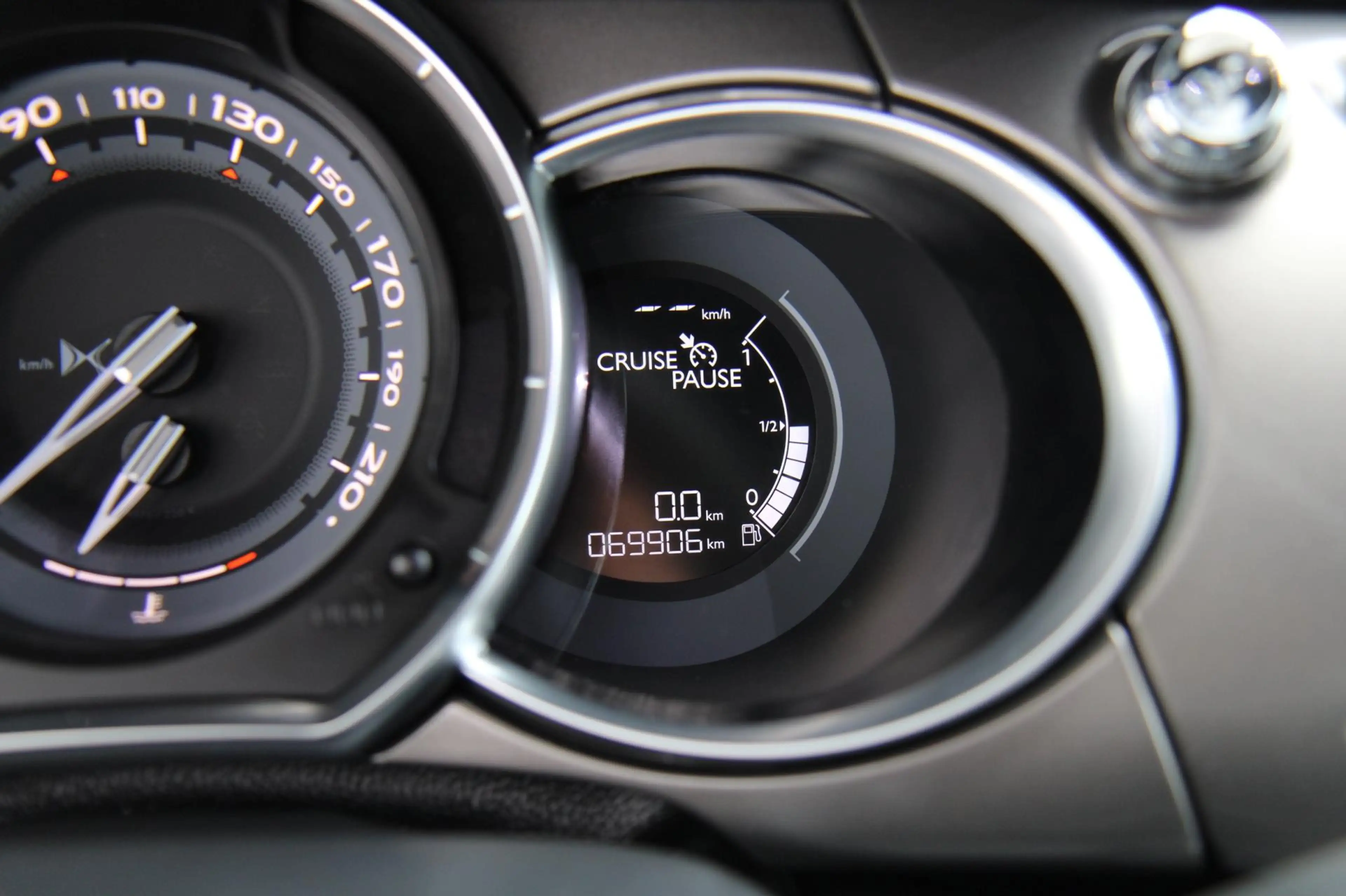 DS Automobiles DS 3 Cabrio 1.2 PureTech So Chic Hifi Sound Navi Camera — photo 17