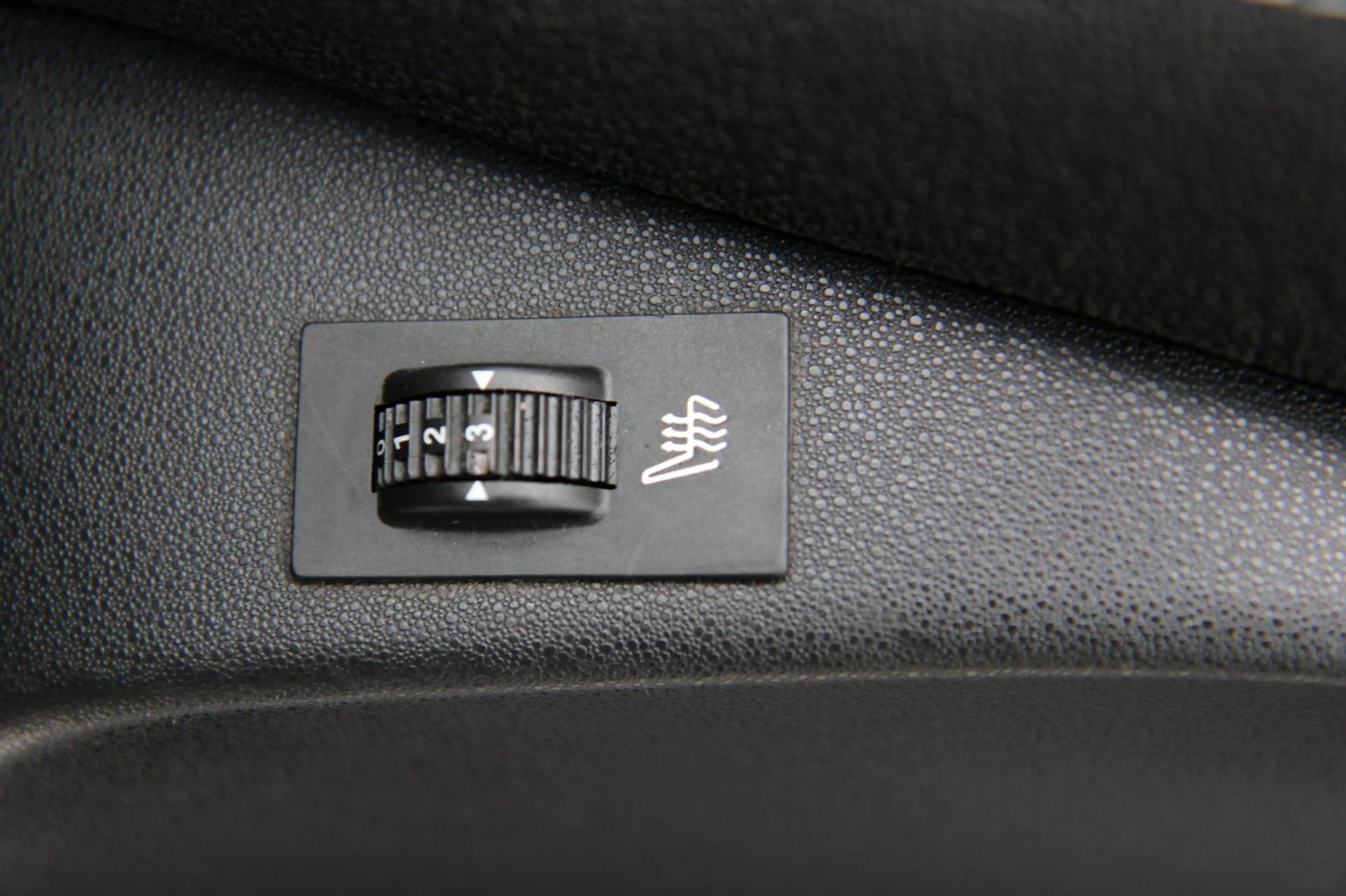 DS Automobiles DS 3 Cabrio 1.2 PureTech So Chic Hifi Sound Navi Camera — photo 15