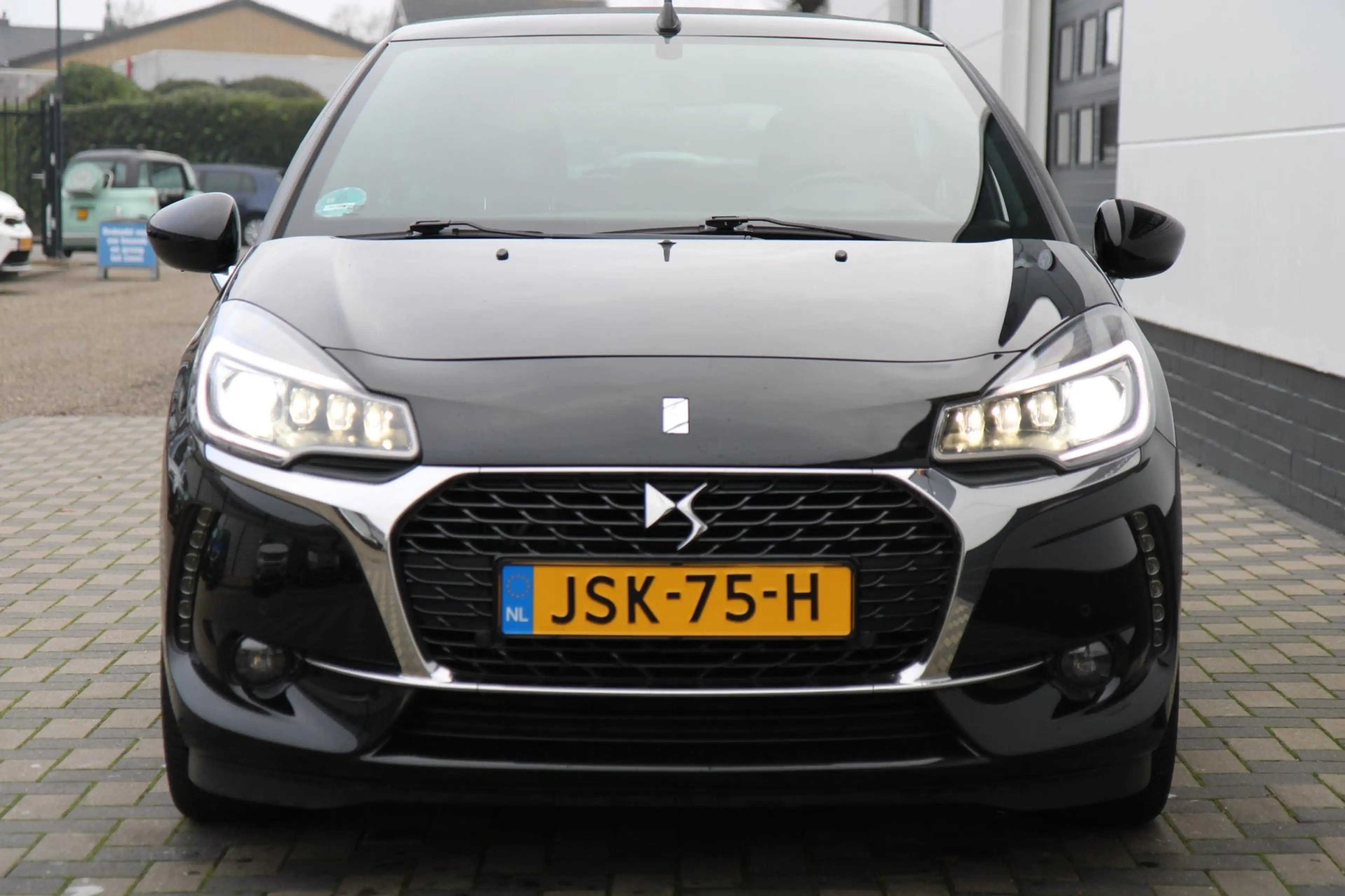 DS Automobiles DS 3 Cabrio 1.2 PureTech So Chic Hifi Sound Navi Camera — photo 34