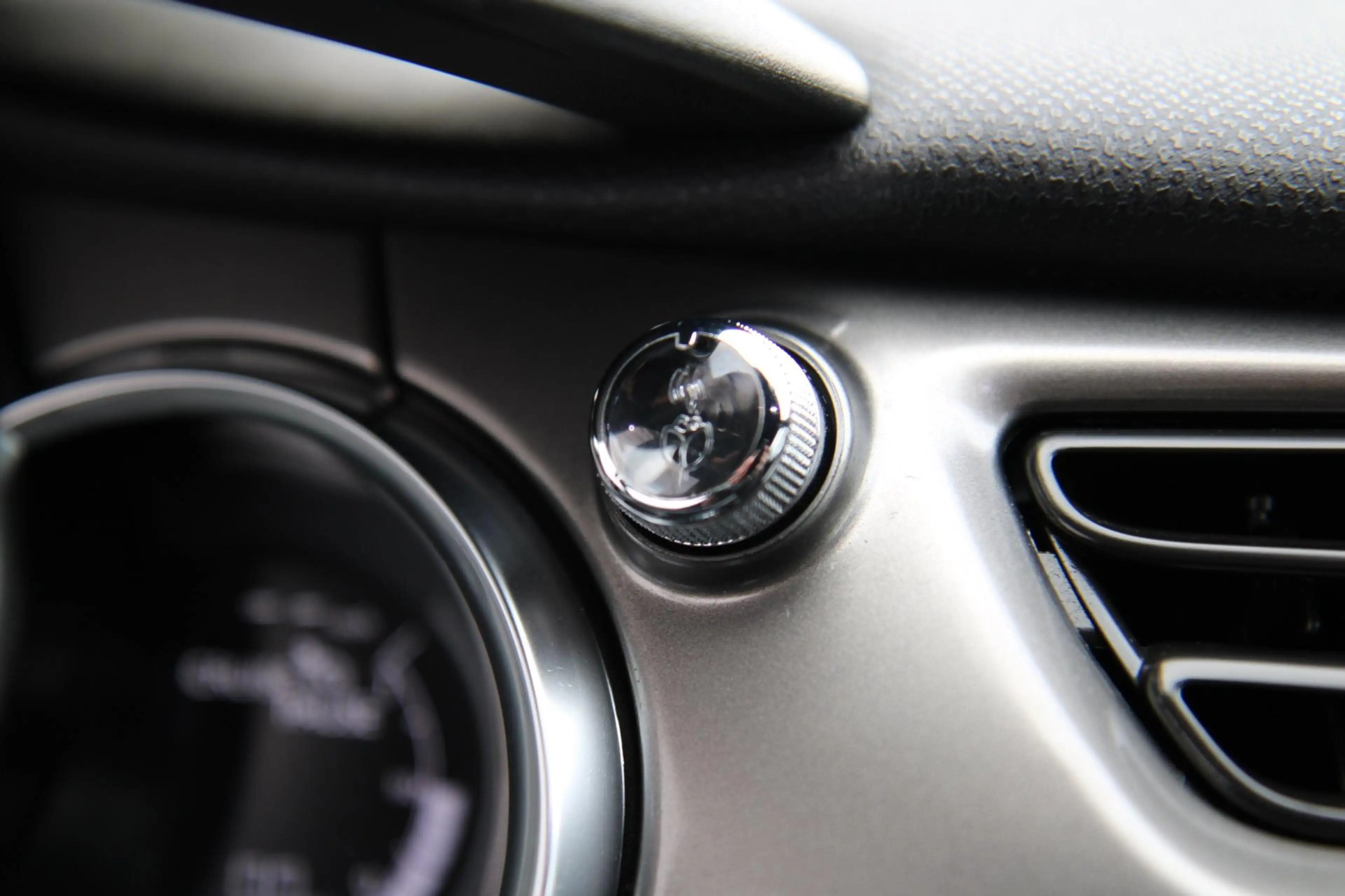 DS Automobiles DS 3 Cabrio 1.2 PureTech So Chic Hifi Sound Navi Camera — photo 21